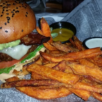 Barrelhouse 101 - Bacon guacamole burger with sweet potato fries - American Near Me - Ventura, California
