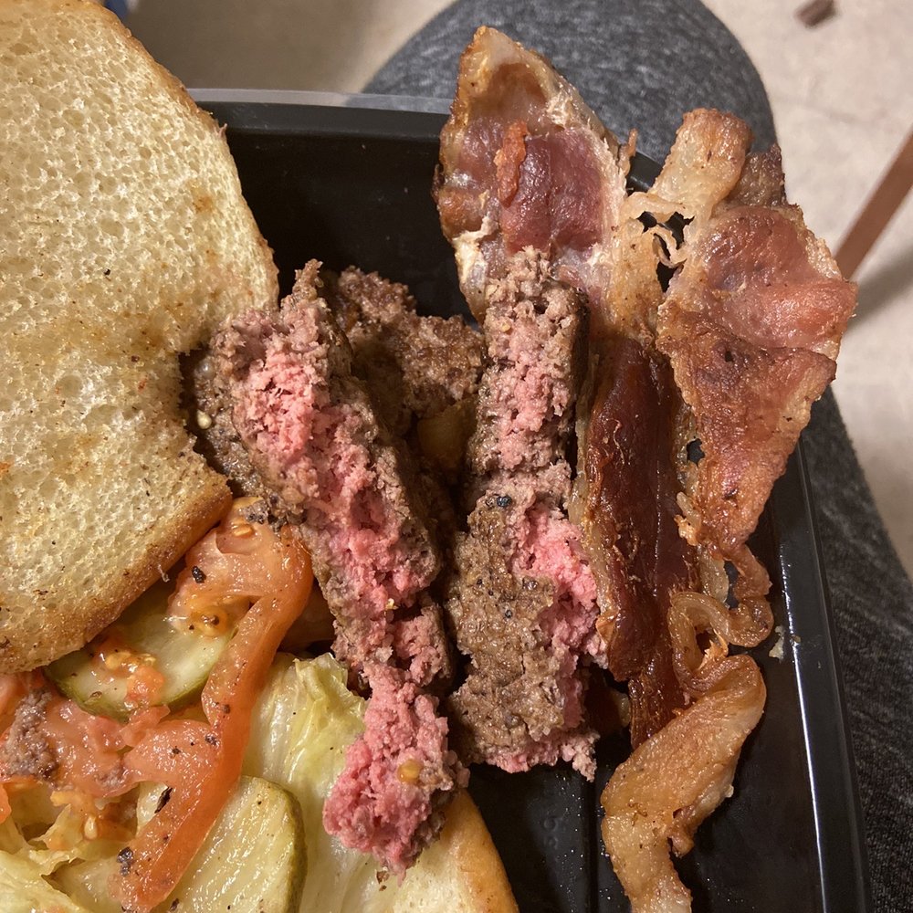 Applebee's Grill + Bar - a sandwich and bacon - American Near Me - Schenectady, New York Applebee's Grill + Bar - a sandwich and bacon - American Near Me - Schenectady, New York