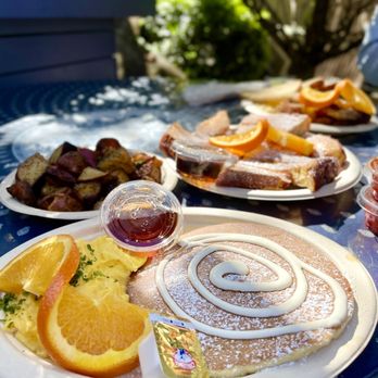 La Note - Cote Est with Creme Fraiche Pancakes and Cinnamon Brioche Pain Perdu - French Near Me - Berkeley, California