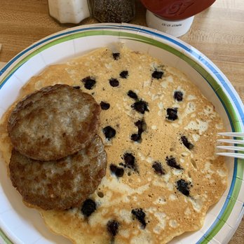 Meadowbrook Orchards - Blueberry Pancakes with sausage patties - Sandwiches Near Me - Sterling, Massachusetts
