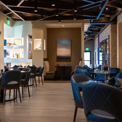 BluPoint Seafood & Steak - Dining area