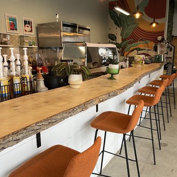Roasted Lakewood - Front bar - Coffee & Tea Near Me - Lakewood, Ohio