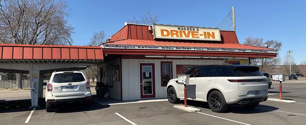 Wagner's Drive-In by null