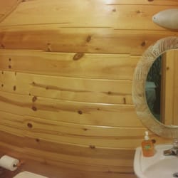 Holo Holo In - Clean bathrooms with good towels and hot showers.
