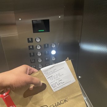 Shake Shack Cabin John - MD - Packaged well - Burgers Near Me - Potomac, Maryland