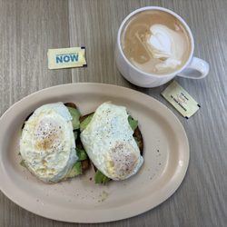 5 Stars Restaurant - Avocado Toast