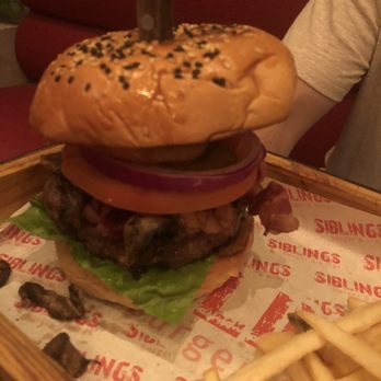 Siblings Burger and wings - Custom burger - Chicken Wings Near Me - Playa del Carmen, ROO Siblings Burger and wings - Custom burger - Chicken Wings Near Me - Playa del Carmen, ROO