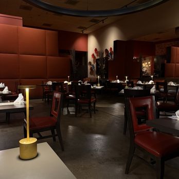 Dewz Restaurant - Inside - New American Near Me - Modesto, California