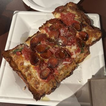 De La Nonna Big Bear - Marg Pizza with Pepperoni added - Pizza Near Me - Big Bear Lake, California De La Nonna Big Bear - Marg Pizza with Pepperoni added - Pizza Near Me - Big Bear Lake, California