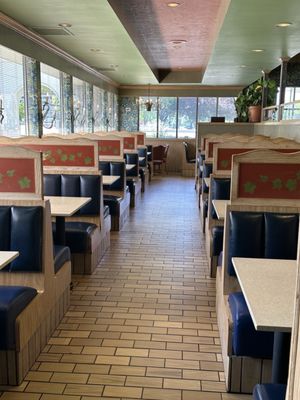 Crown Burgers by null