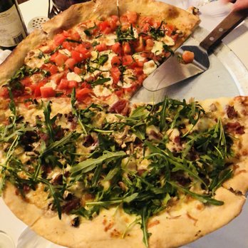 De Boca en Boca - Delicious Wood Oven Pizza  @debocaenboca M,M,M...SOOO Good! 1/2 margarita & 1/2 Carbonara  And like always accompanied by a Josh Pinot Noir - Pizza Near Me - Guaynabo, Puerto Rico