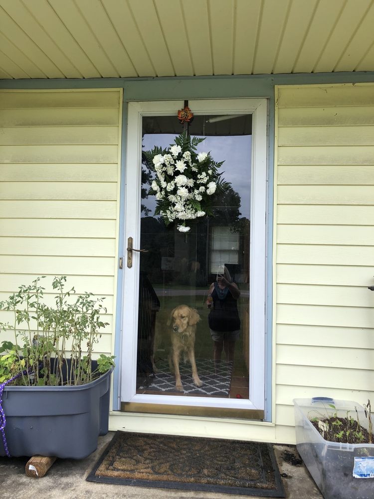 THE FLOWER STATION Updated September 2024 1019 S Main St