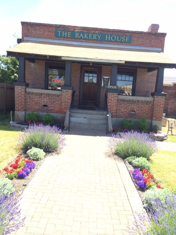 BAKERY HOUSE Updated September 2024 206 N Peoh Ave, Cle Elum