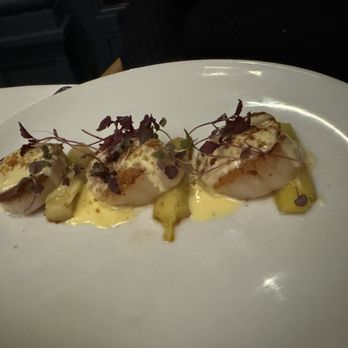 2 Spring - Sea scallops - New American Near Me - Oyster Bay, New York