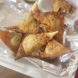 Spanakopita wontons Spanakopita wontons