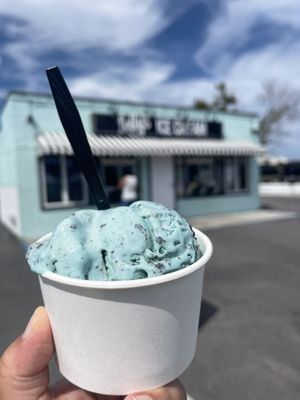 Lolly's Creamery by null