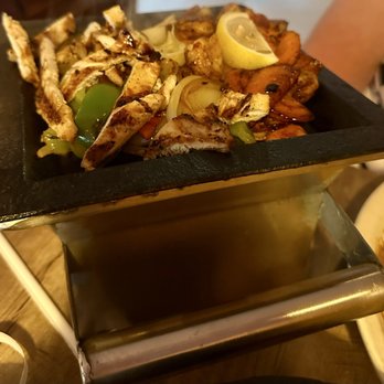 Mezcalitos Mexican Restaurant - Chicken Fajitas - Mexican Near Me - Poulsbo, Washington