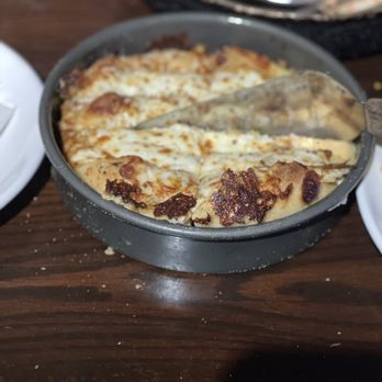 Uno Pizzeria & Grill - Cheesy Garlic Bread - Pizza Near Me - Orlando, Florida