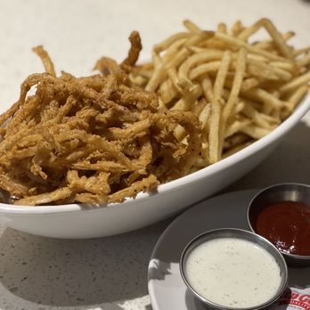 The Counter - Onion rings & fries - Burgers Near Me - Honolulu, Hawaii The Counter - Onion rings & fries - Burgers Near Me - Honolulu, Hawaii