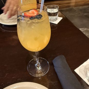 Entrevinos - White sangria - Wine Tasting Room Near Me - Carolina, Puerto Rico