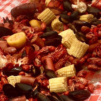 Lucky Seafood Wholesale - Clam bake w/crawfish - Seafood Markets Near Me - Oakland, California
