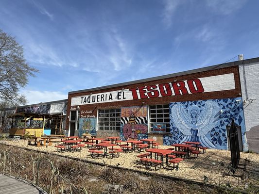 El Tesoro by null El Tesoro by null