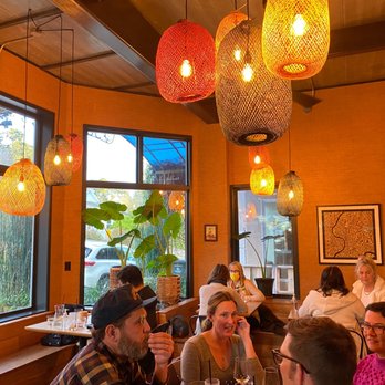 Khom Loi - Inside - Thai Near Me - Sebastopol, California