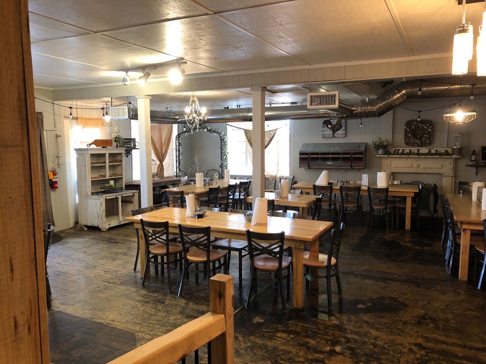 FEED BIN 61 Courthouse Square, Murfreesboro, Arkansas Cajun/Creole