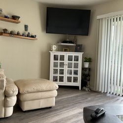 Giovanni's Flooring - Beautiful laminate flooring.