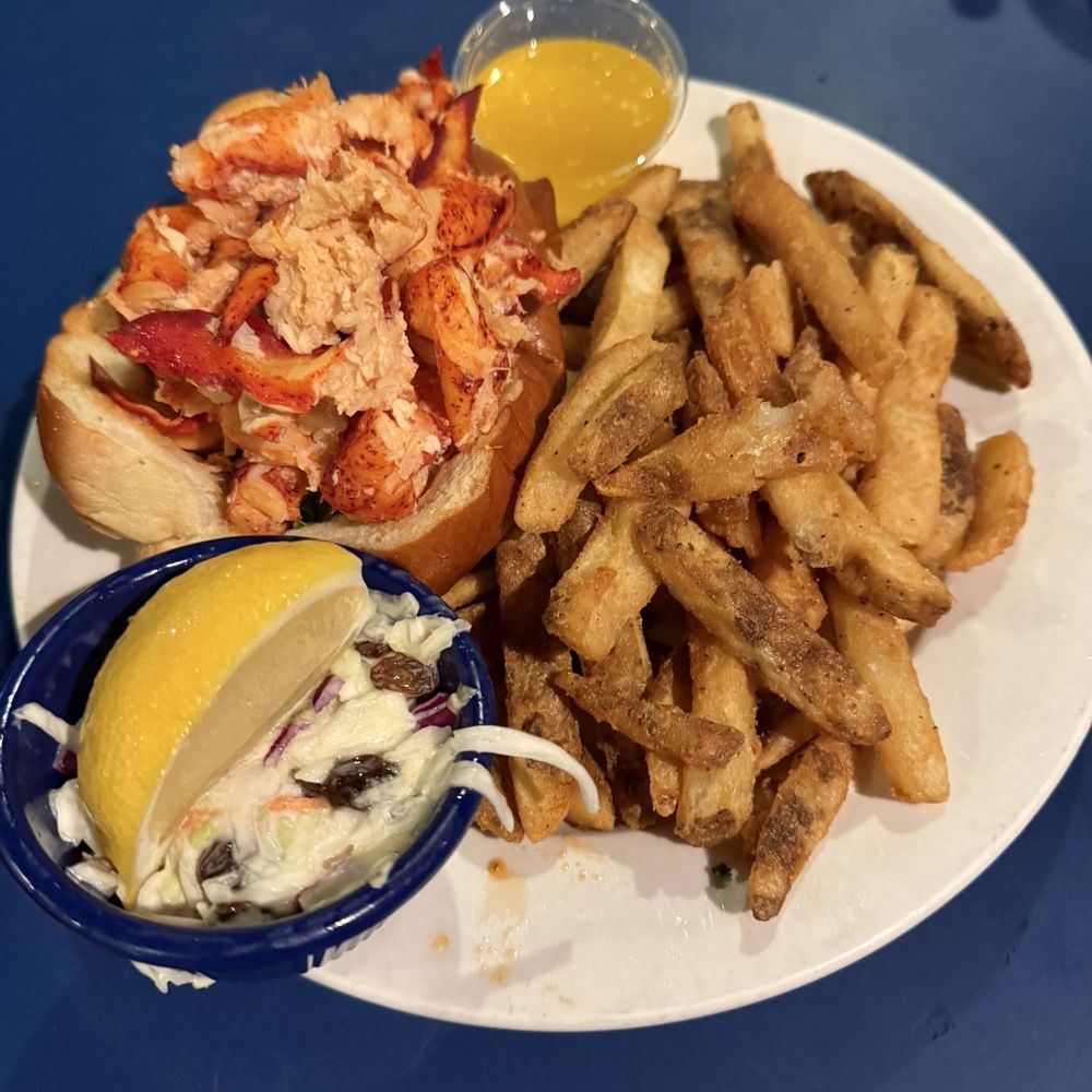 Boston Sail Loft - Lobster Roll - Bars Near Me - Boston, Massachusetts Boston Sail Loft - Lobster Roll - Bars Near Me - Boston, Massachusetts