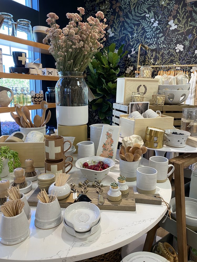 FLAUNT BOUTIQUE Updated May 2024 29 Reviews 145 E Prospect Ave