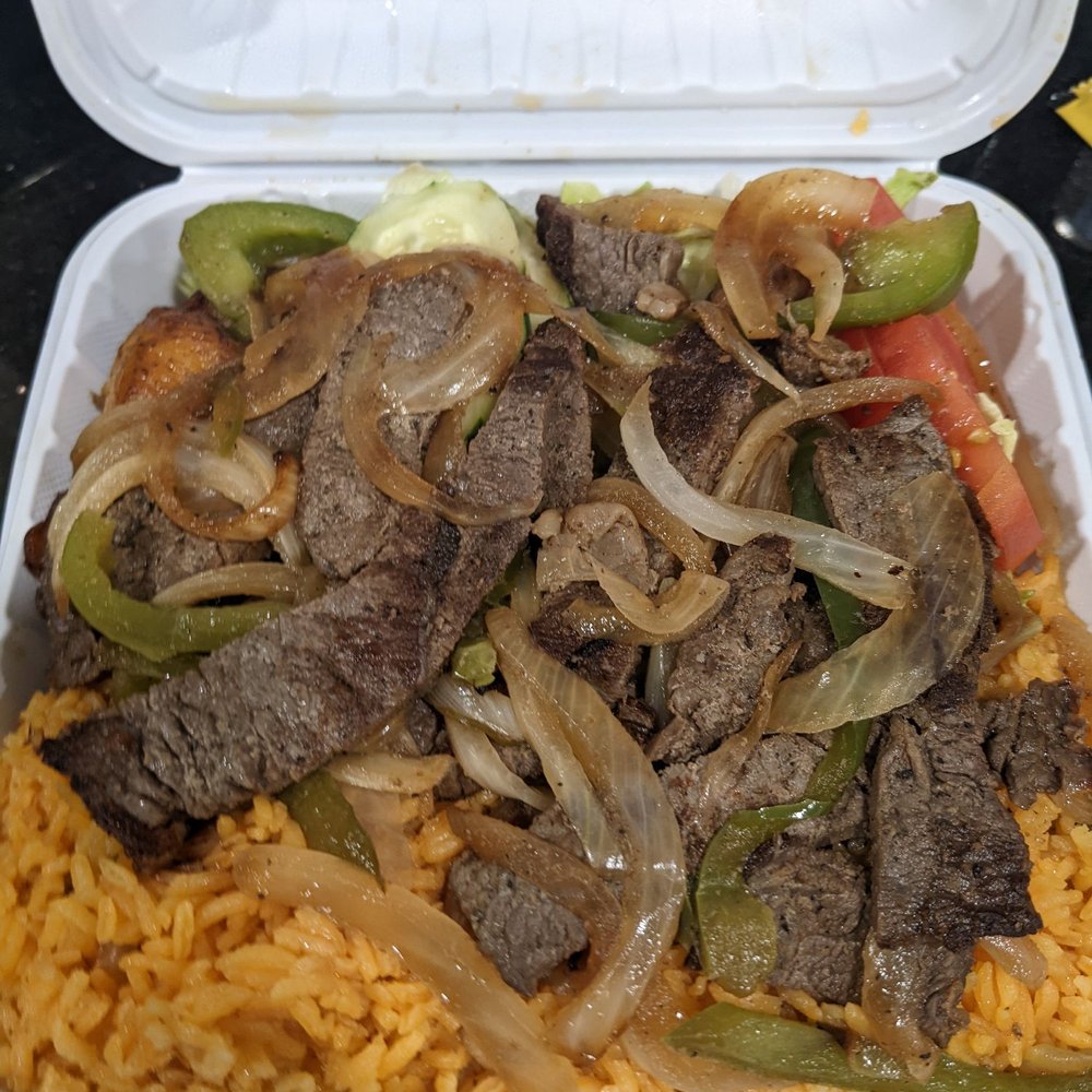 Steak with Sauteed Green Peppers and Onions Steak with Sauteed Green Peppers and Onions