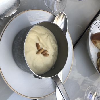 Le George - Mediterranean Near Me - Paris, 75