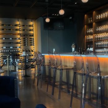 Wine So Cru - Wine Bars Near Me - Berkeley, California