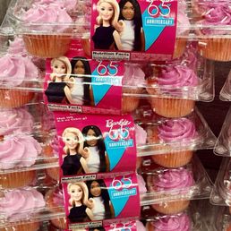 Cute Barbie cupcakes! Cute Barbie cupcakes!