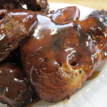 Cozy Corner Restaurant - up close wings - dry rub + sauce gravy = YUM - Barbeque Near Me - Memphis, Tennessee