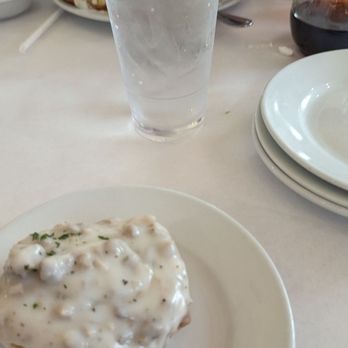 Café at The Square - Biscuit and gravy - American Near Me - New Orleans, Louisiana
