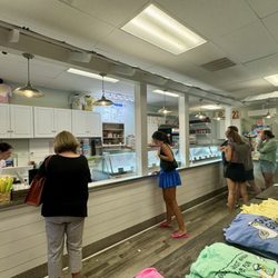 3 Gulls Creamery - Interior