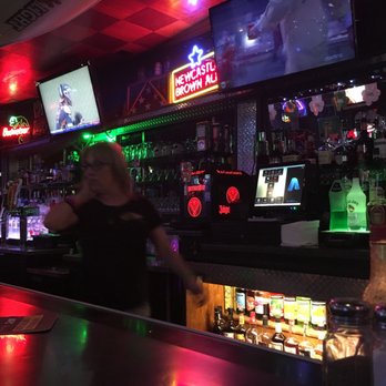 Tubby's Tavern - Miss Jackie, doing her thang! - Sports Bars Near Me - Whittier, California