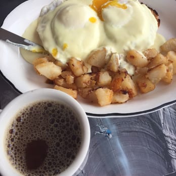 Fast Break - Eggs Benedict with the smokey flavor and homemade hollandaise - Breakfast & Brunch Near Me - Toms River, New Jersey