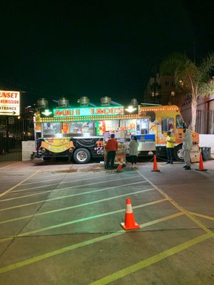 Leo's Tacos Truck by null