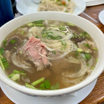 Berni Vietnamese Restaurant - Combination Bowl - Vietnamese Near Me - San Antonio, Texas