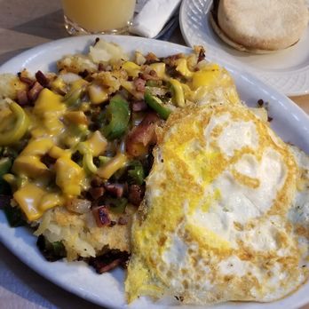 Cornerstone Cafe & Bar - Potato Platter, 2 eggs, Toasted English Muffin, & Grapefruit Juice - American Near Me - Sacramento, California