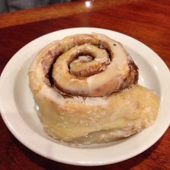 Café Eclectic - Cinnamon Roll - Breakfast & Brunch Near Me - Memphis, Tennessee