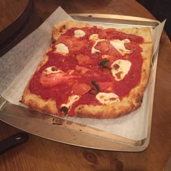 Blake's Tasting Room - Disappointing margherita pizza - Wineries Near Me - Armada, Michigan Blake's Tasting Room - Disappointing margherita pizza - Wineries Near Me - Armada, Michigan