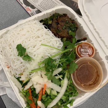 Com Tam Thanh - This $10... if you look closely you might see some proteins. What a joke! - Vietnamese Near Me - San Jose, California Com Tam Thanh - This $10... if you look closely you might see some proteins. What a joke! - Vietnamese Near Me - San Jose, California