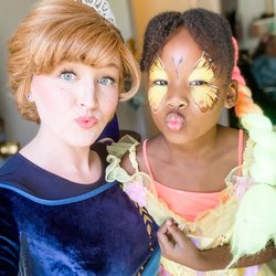 Fairytale Dreamer Princess Parties - Face painting with a princess