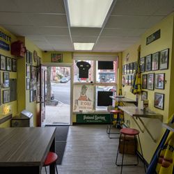 Leo's Hotdogs - Sitting area