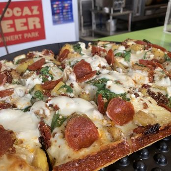 Hippizzazz - Pizza Near Me - Sebastopol, California