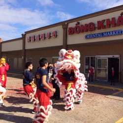 Dong Khanh Supermarket - Chinese New Year! Dragon dance every year